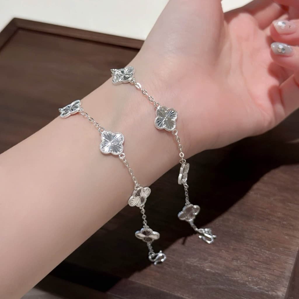 Lắc tay nữ 4 lá phay 10mm sang trong bạc ta